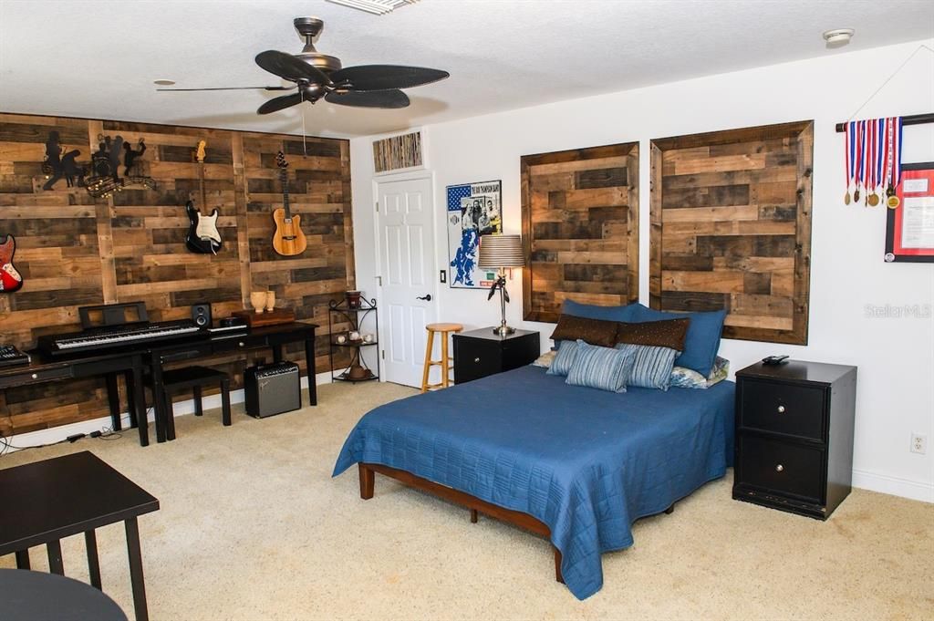 For Sale: $1,175,000 (4 beds, 3 baths, 4423 Square Feet)