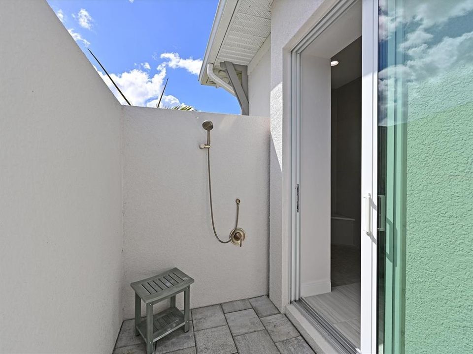 Activo con contrato: $1,695,000 (3 camas, 3 baños, 3139 Pies cuadrados)
