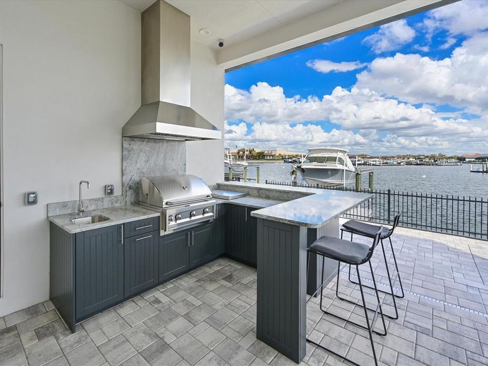 Activo con contrato: $1,695,000 (3 camas, 3 baños, 3139 Pies cuadrados)