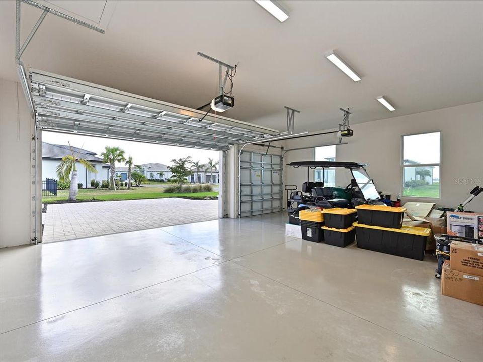Activo con contrato: $1,695,000 (3 camas, 3 baños, 3139 Pies cuadrados)