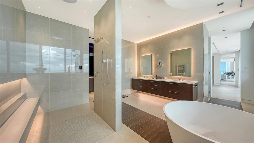 На продажу: $7,999,000 (3 спален, 3 ванн, 4413 Квадратных фут)