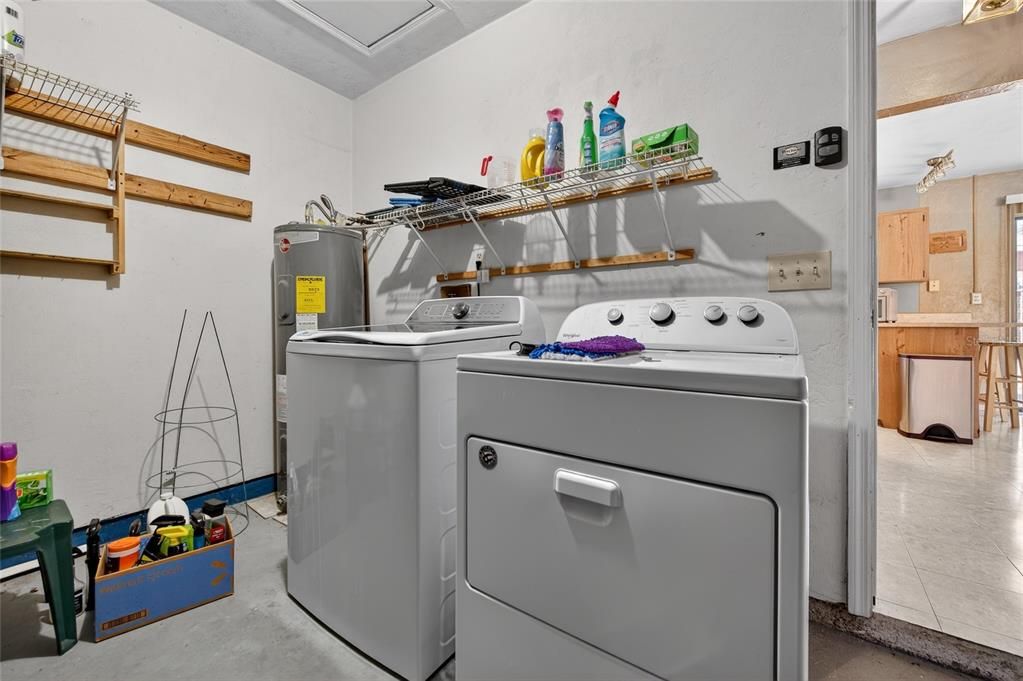 For Sale: $219,000 (2 beds, 2 baths, 1186 Square Feet)
