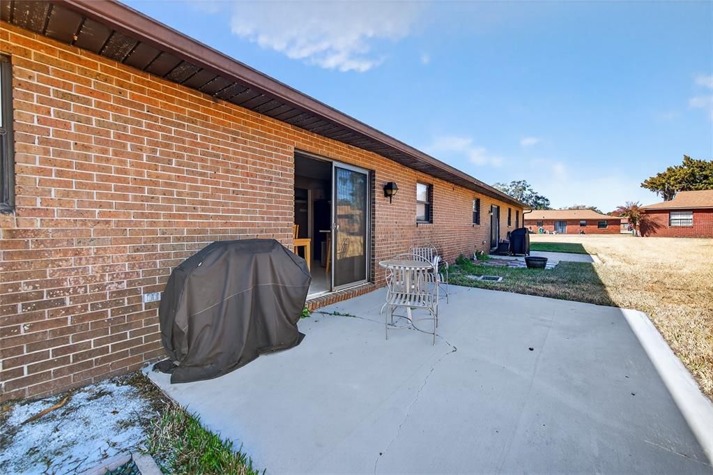 For Sale: $219,000 (2 beds, 2 baths, 1186 Square Feet)
