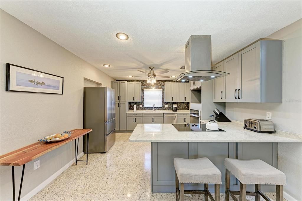 В аренду: $3,250 (2 спален, 1 ванн, 1588 Квадратных фут)