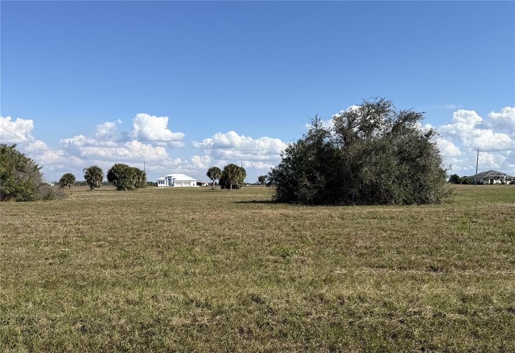 Под контрактом: $15,900 (0.18 acres)