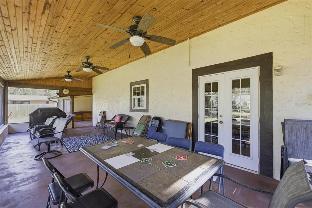 En Venta: $519,900 (4 camas, 3 baños, 1956 Pies cuadrados)