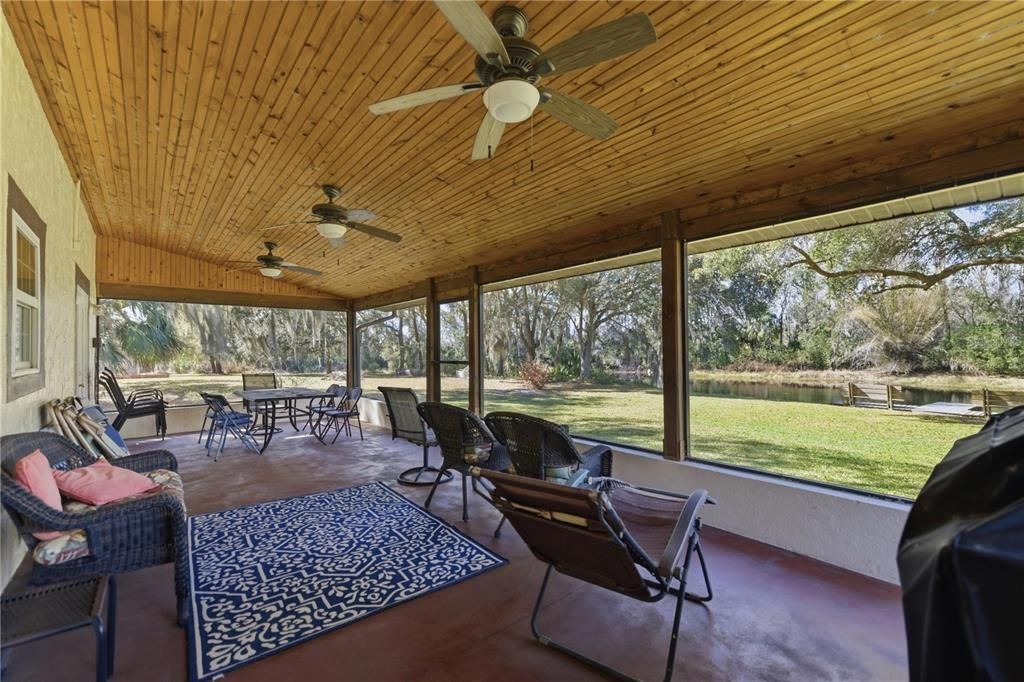 En Venta: $519,900 (4 camas, 3 baños, 1956 Pies cuadrados)