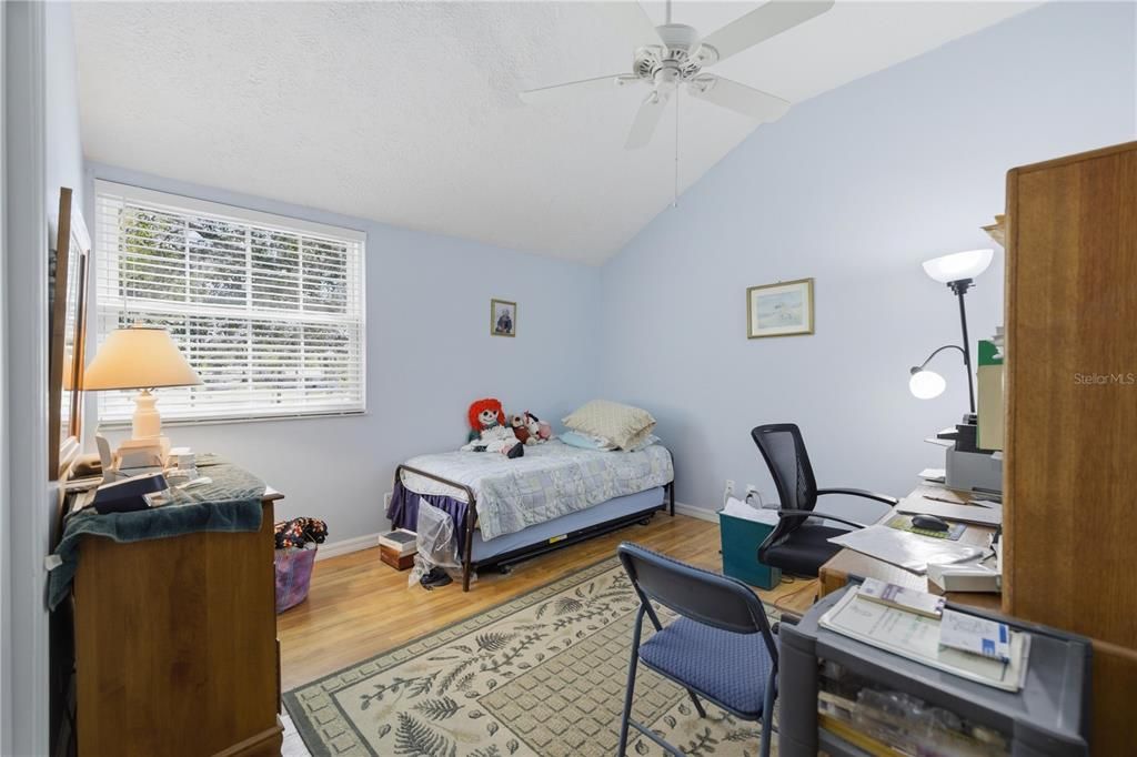 En Venta: $519,900 (4 camas, 3 baños, 1956 Pies cuadrados)