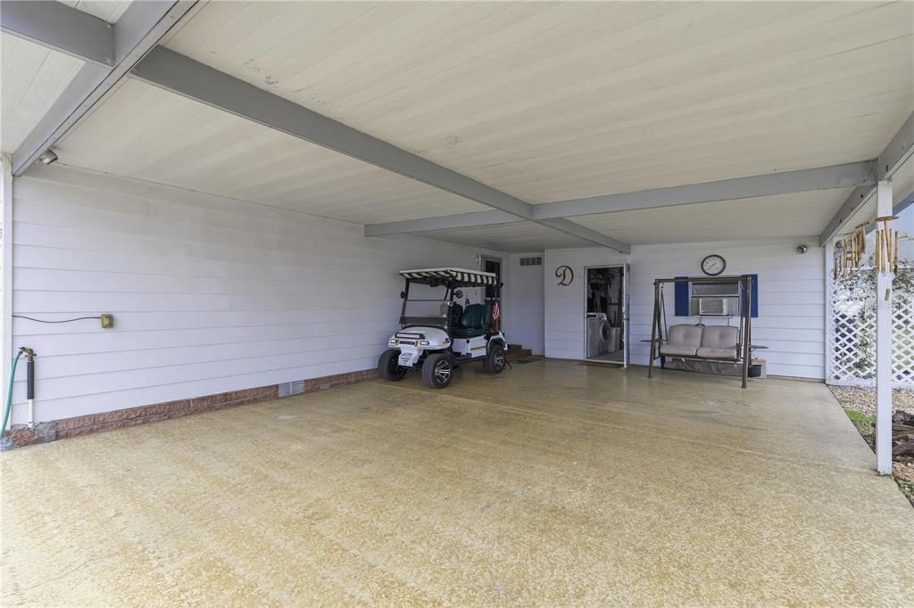 合同活跃: $154,999 (2 贝兹, 2 浴室, 1399 平方英尺)