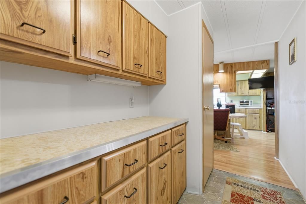 合同活跃: $154,999 (2 贝兹, 2 浴室, 1399 平方英尺)