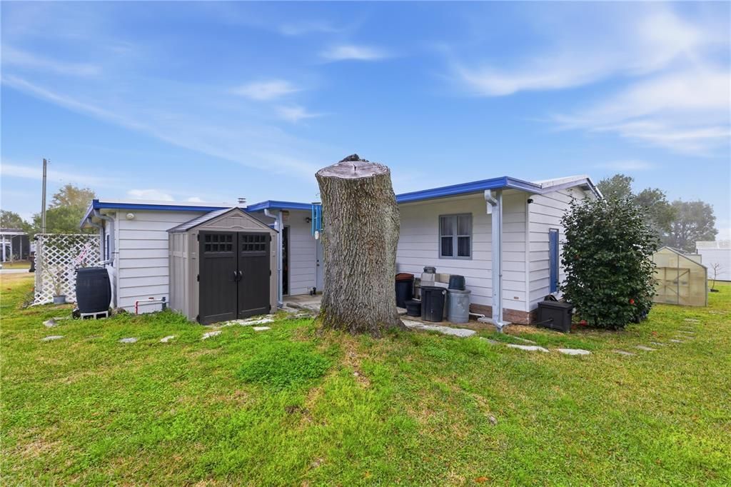 合同活跃: $154,999 (2 贝兹, 2 浴室, 1399 平方英尺)