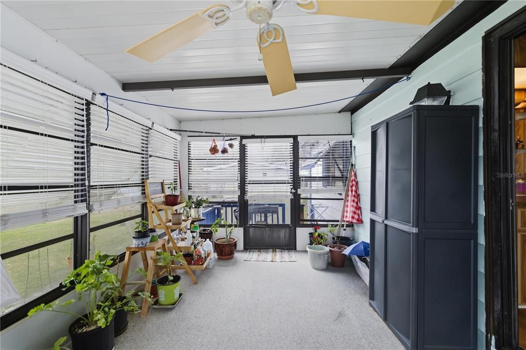 合同活跃: $154,999 (2 贝兹, 2 浴室, 1399 平方英尺)