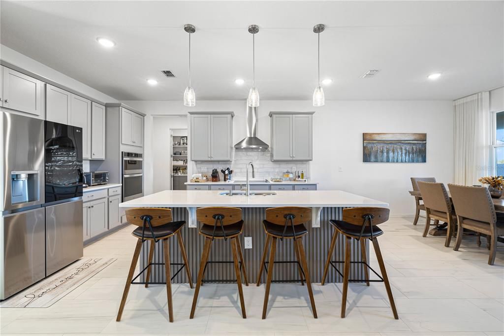 En Venta: $970,000 (5 camas, 4 baños, 3384 Pies cuadrados)
