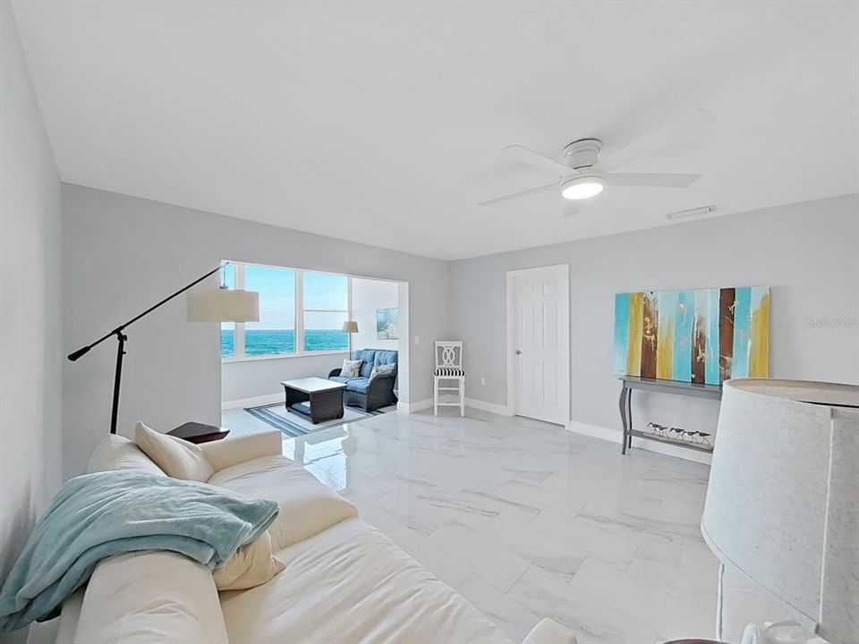 En Venta: $340,000 (2 camas, 2 baños, 1141 Pies cuadrados)