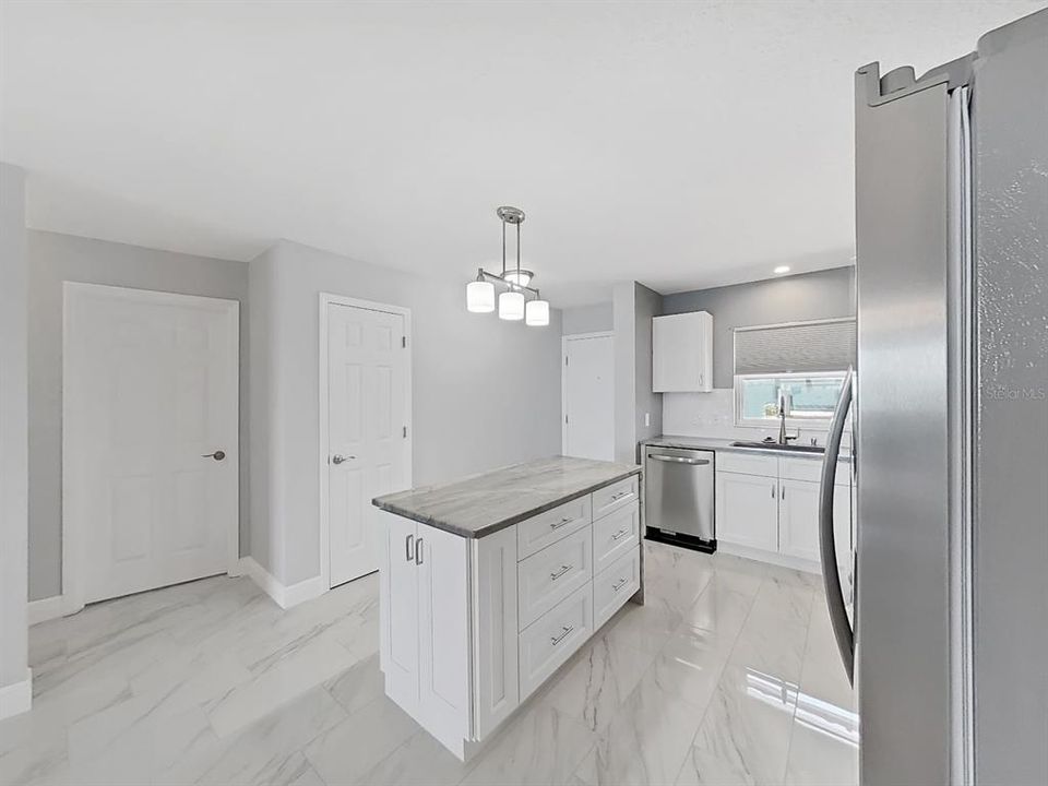 En Venta: $340,000 (2 camas, 2 baños, 1141 Pies cuadrados)