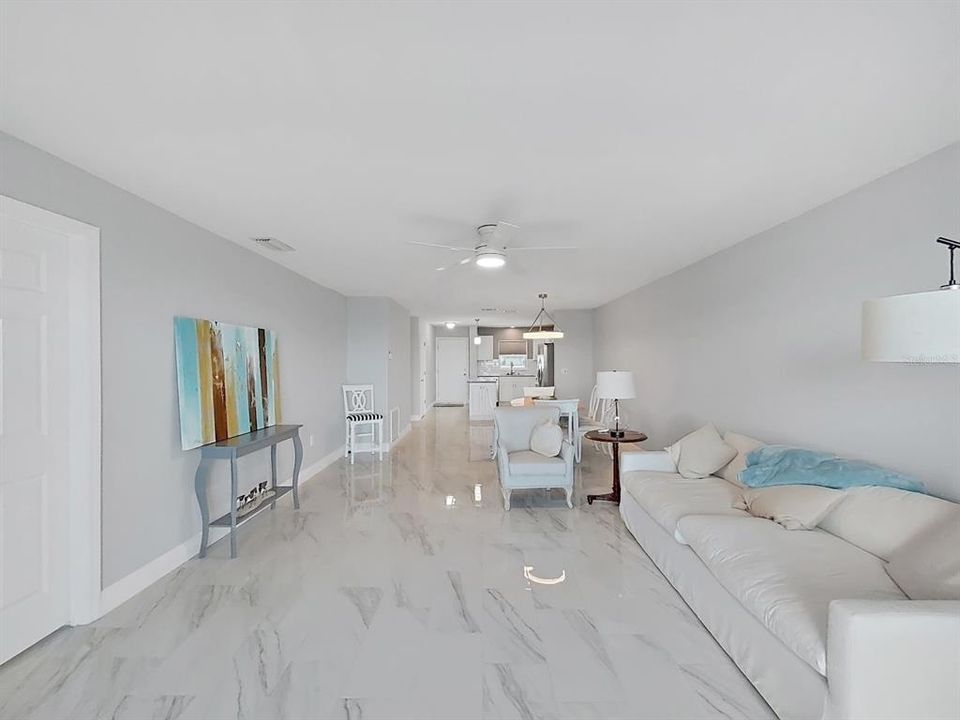 En Venta: $340,000 (2 camas, 2 baños, 1141 Pies cuadrados)