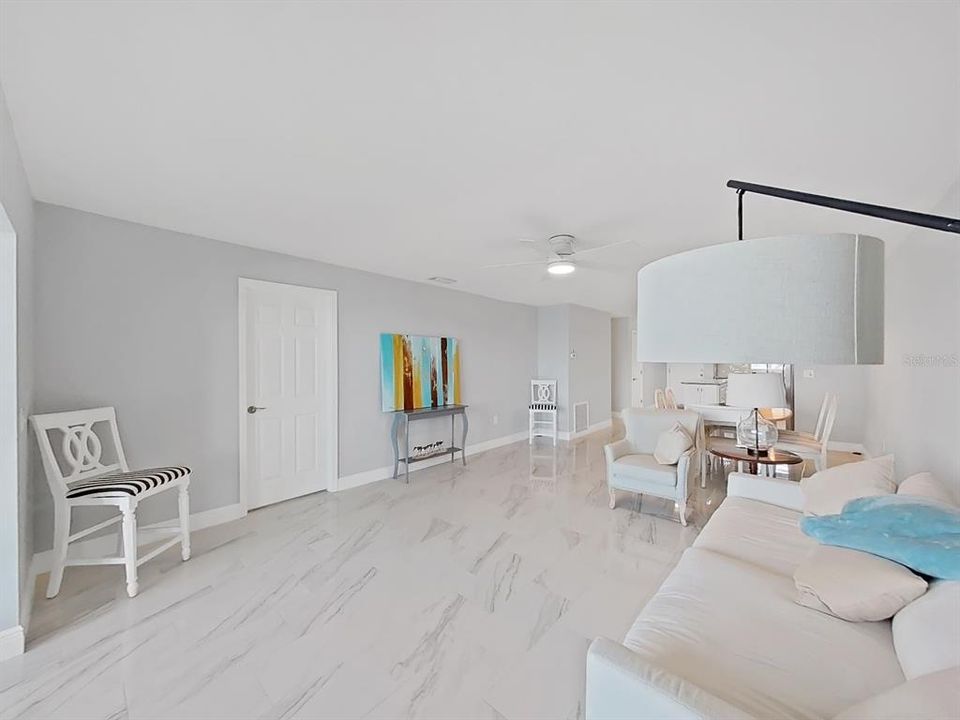 En Venta: $340,000 (2 camas, 2 baños, 1141 Pies cuadrados)