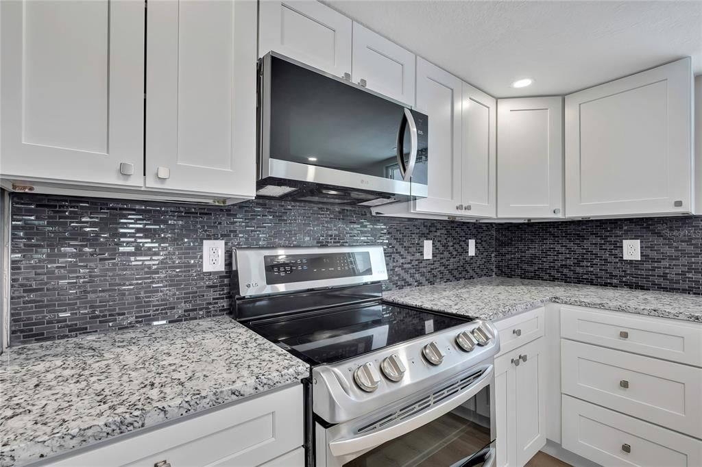 На продажу: $860,000 (5 спален, 0 ванн, 2432 Квадратных фут)