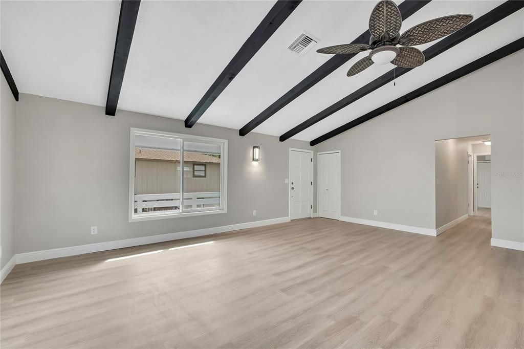 На продажу: $860,000 (5 спален, 0 ванн, 2432 Квадратных фут)