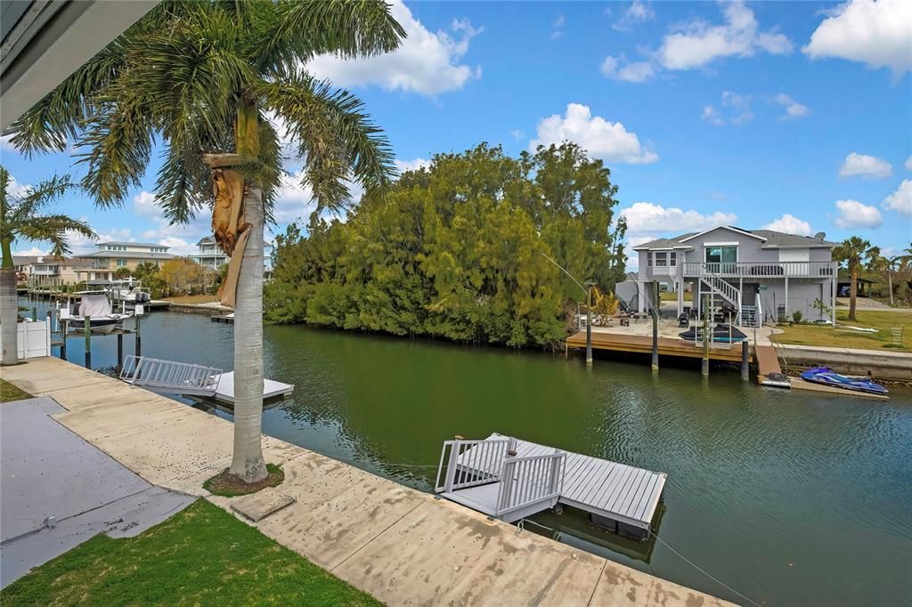 На продажу: $860,000 (5 спален, 0 ванн, 2432 Квадратных фут)