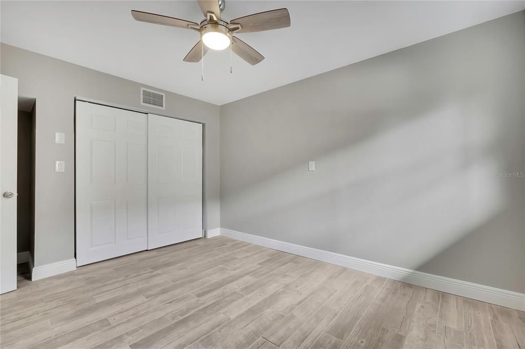 На продажу: $860,000 (5 спален, 0 ванн, 2432 Квадратных фут)