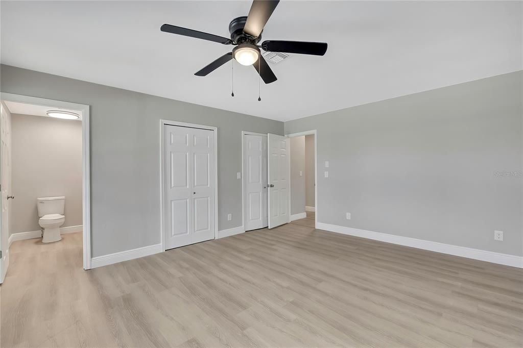 На продажу: $860,000 (5 спален, 0 ванн, 2432 Квадратных фут)