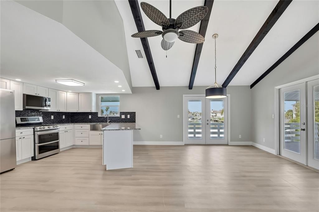 На продажу: $860,000 (5 спален, 0 ванн, 2432 Квадратных фут)