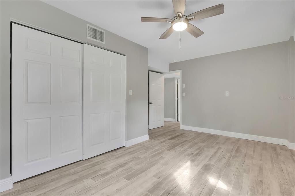 На продажу: $860,000 (5 спален, 0 ванн, 2432 Квадратных фут)