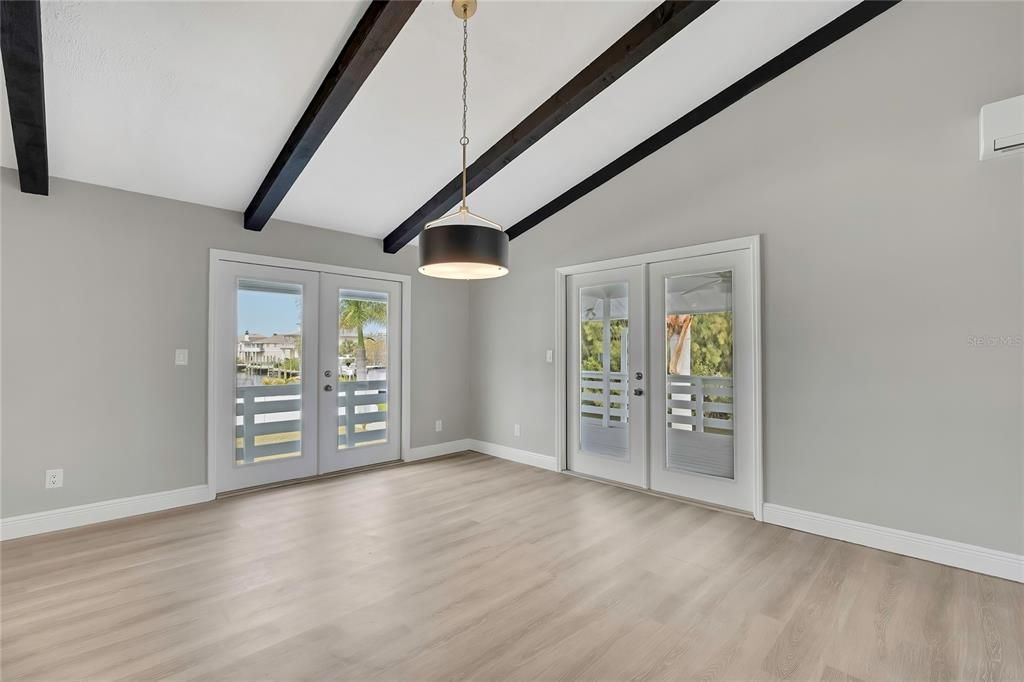 На продажу: $860,000 (5 спален, 0 ванн, 2432 Квадратных фут)