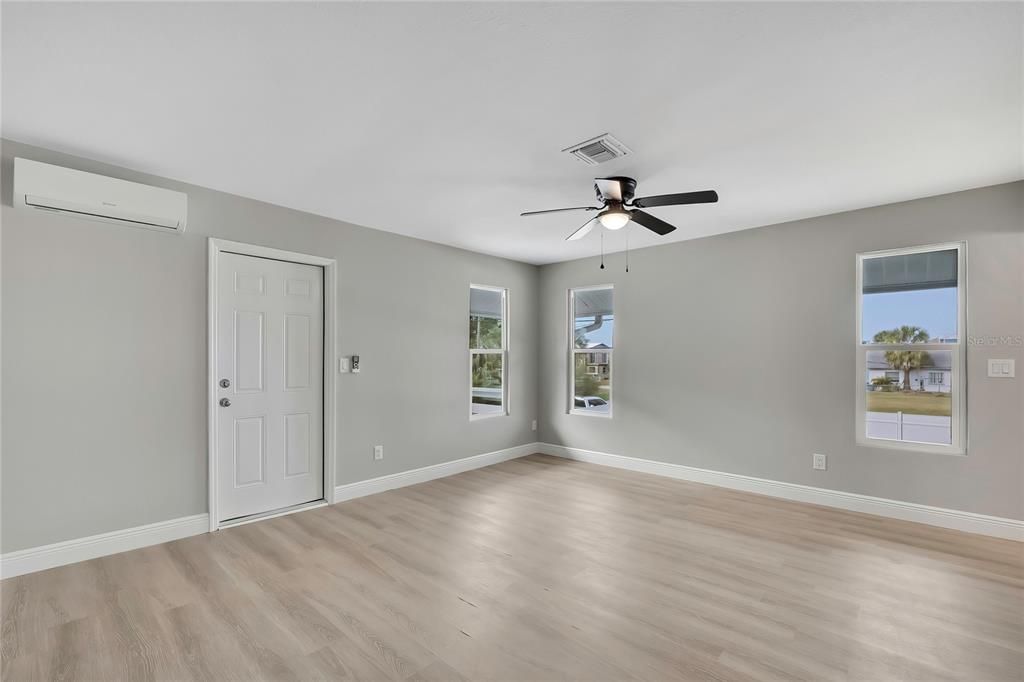 На продажу: $860,000 (5 спален, 0 ванн, 2432 Квадратных фут)