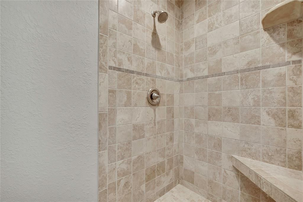 На продажу: $860,000 (5 спален, 0 ванн, 2432 Квадратных фут)