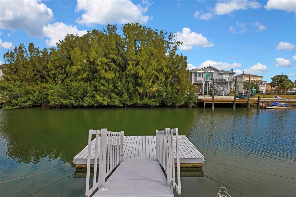 На продажу: $860,000 (5 спален, 0 ванн, 2432 Квадратных фут)