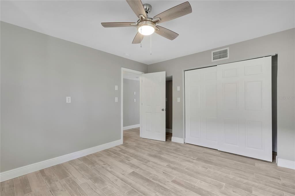 На продажу: $860,000 (5 спален, 0 ванн, 2432 Квадратных фут)