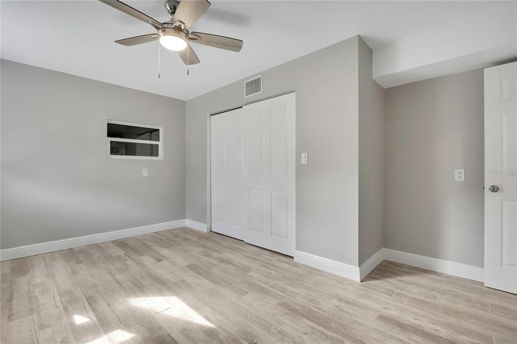 На продажу: $860,000 (5 спален, 0 ванн, 2432 Квадратных фут)