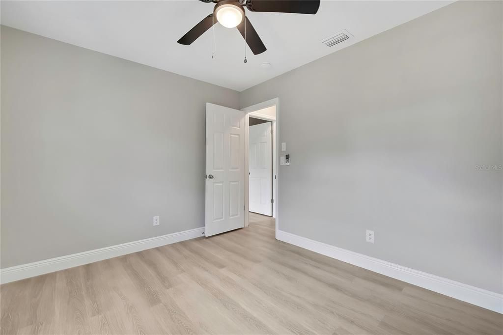 На продажу: $860,000 (5 спален, 0 ванн, 2432 Квадратных фут)