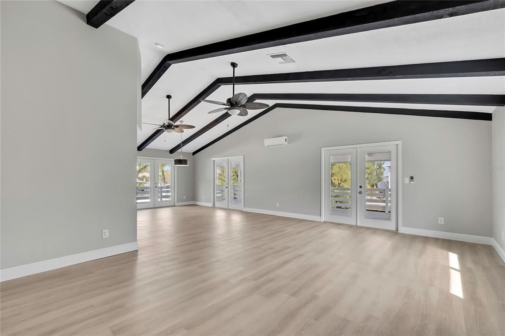 На продажу: $860,000 (5 спален, 0 ванн, 2432 Квадратных фут)