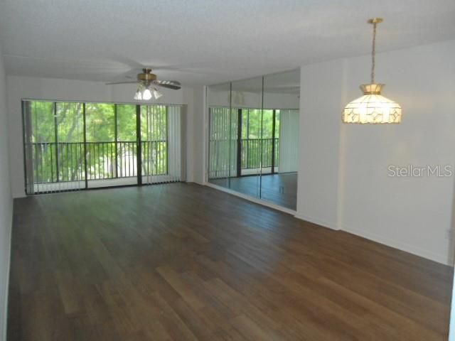 Active With Contract: $198,000 (2 beds, 2 baths, 1070 Square Feet)