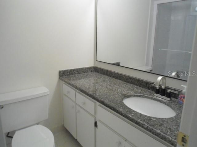 Active With Contract: $198,000 (2 beds, 2 baths, 1070 Square Feet)