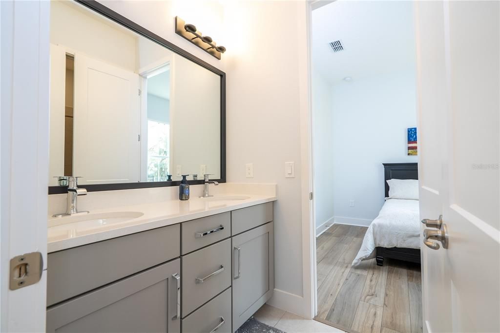 For Sale: $819,000 (4 beds, 3 baths, 2637 Square Feet)