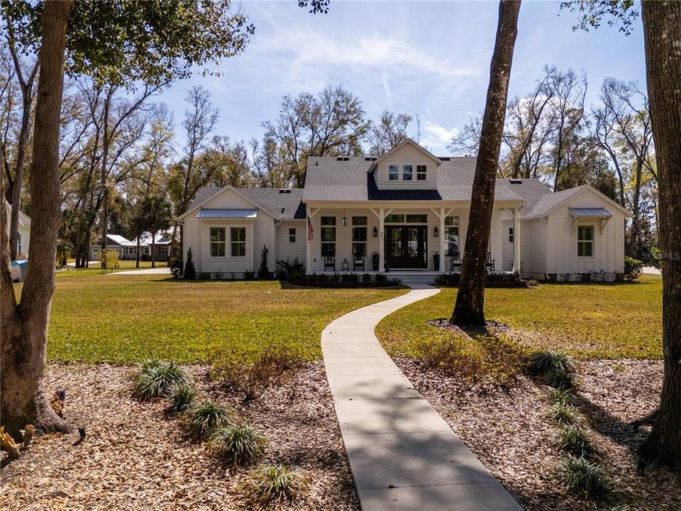 For Sale: $819,000 (4 beds, 3 baths, 2637 Square Feet)