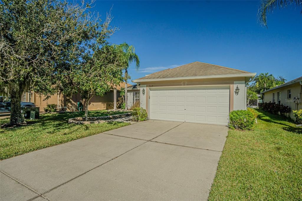 For Rent: $2,600 (3 beds, 2 baths, 1390 Square Feet)