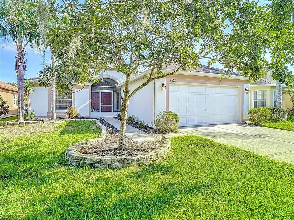 For Rent: $2,600 (3 beds, 2 baths, 1390 Square Feet)