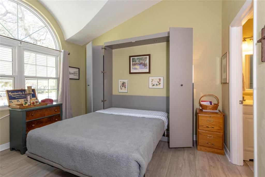 Activo con contrato: $187,400 (2 camas, 2 baños, 1218 Pies cuadrados)