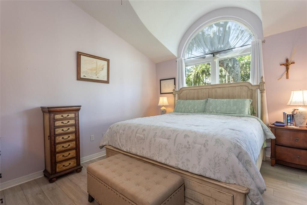 Activo con contrato: $187,400 (2 camas, 2 baños, 1218 Pies cuadrados)