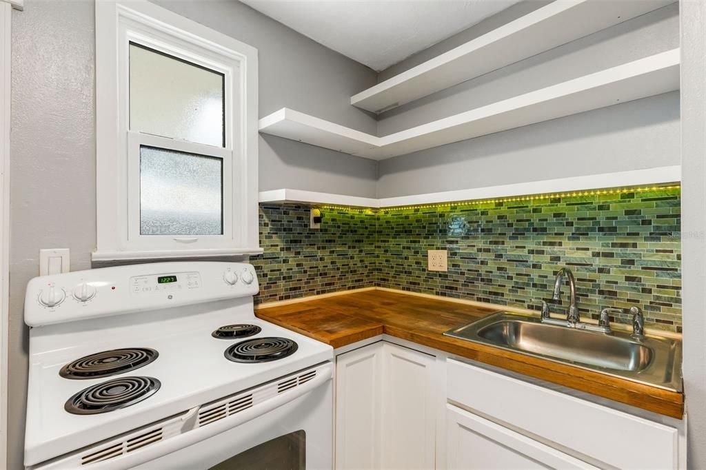 For Sale: $495,000 (4 beds, 0 baths, 2077 Square Feet)