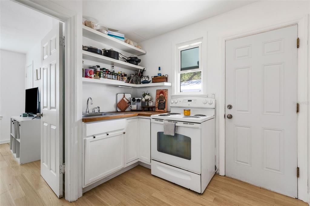 For Sale: $495,000 (4 beds, 0 baths, 2077 Square Feet)