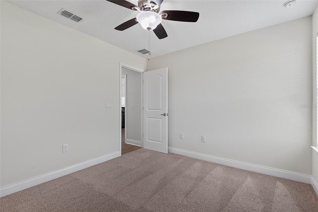 Activo con contrato: $395,000 (4 camas, 3 baños, 2249 Pies cuadrados)