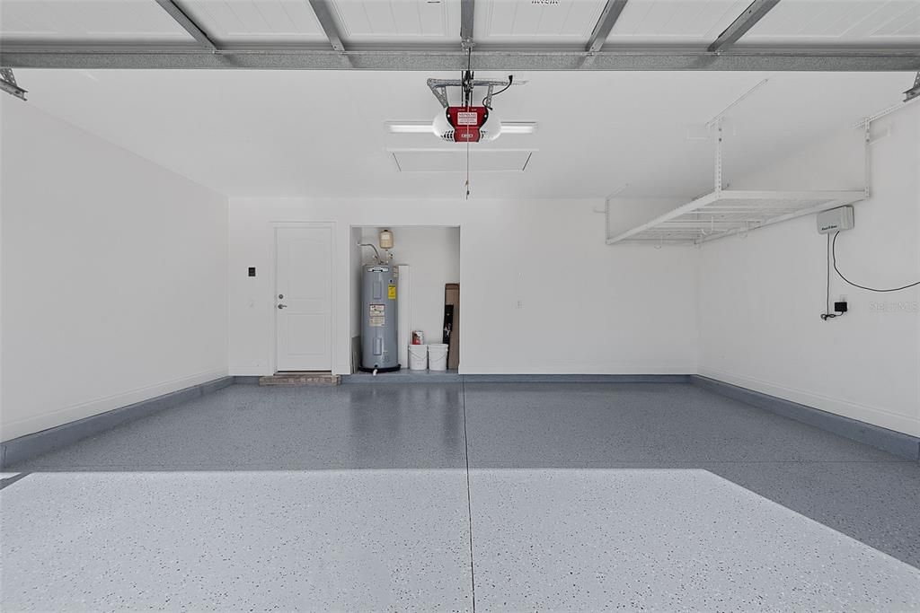 Activo con contrato: $395,000 (4 camas, 3 baños, 2249 Pies cuadrados)