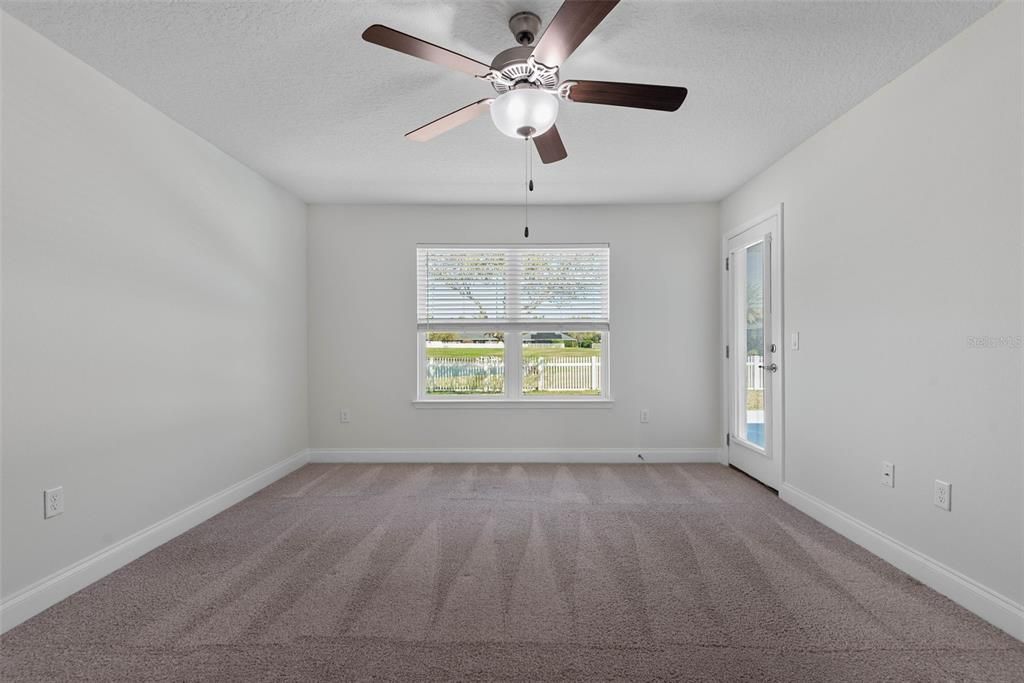 Activo con contrato: $395,000 (4 camas, 3 baños, 2249 Pies cuadrados)