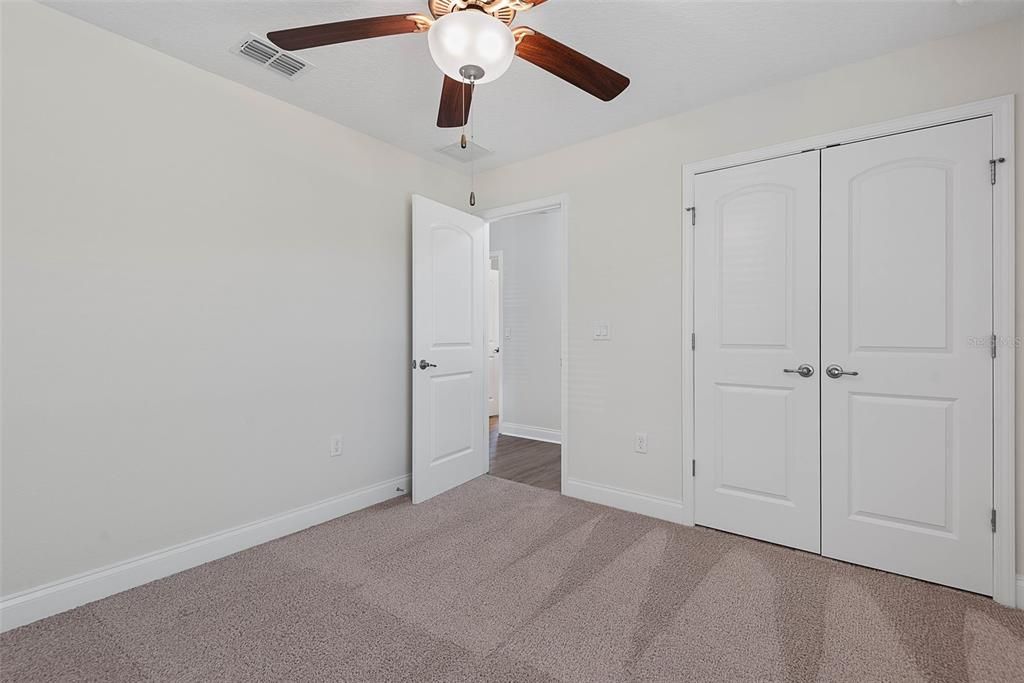 Activo con contrato: $395,000 (4 camas, 3 baños, 2249 Pies cuadrados)